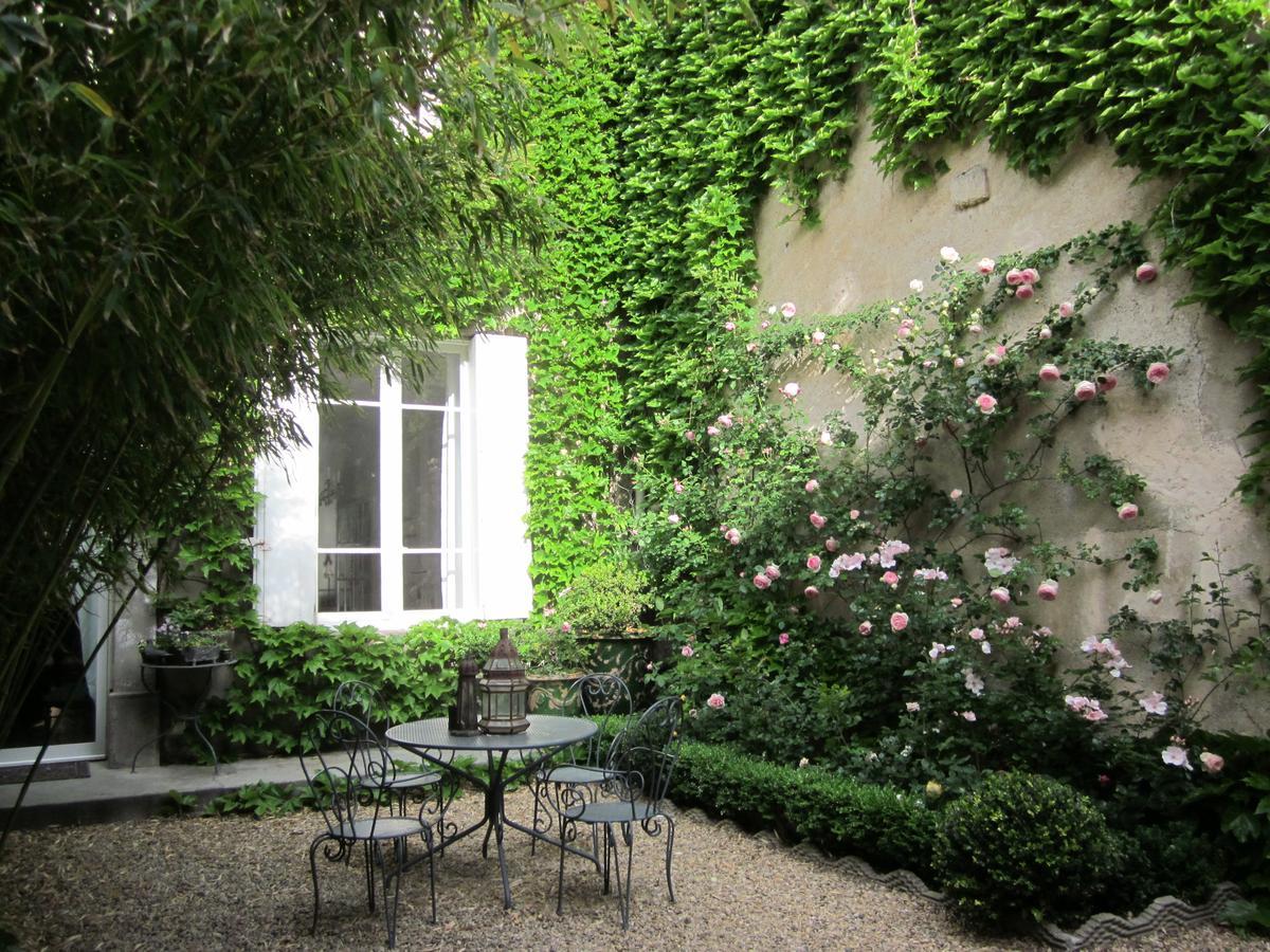 Le Logis Blanc Bed&Breakfast Coursan 외부 사진